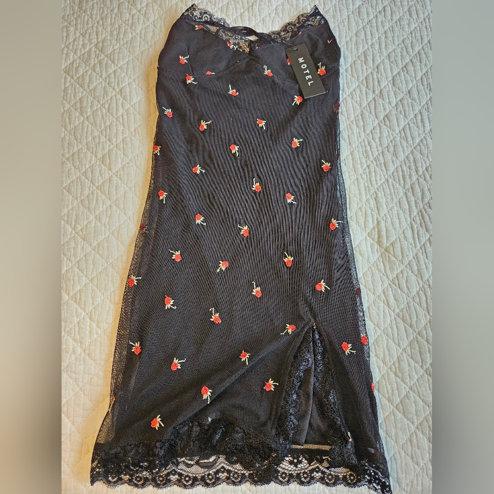 Motel Black Floral Bodycon Dress